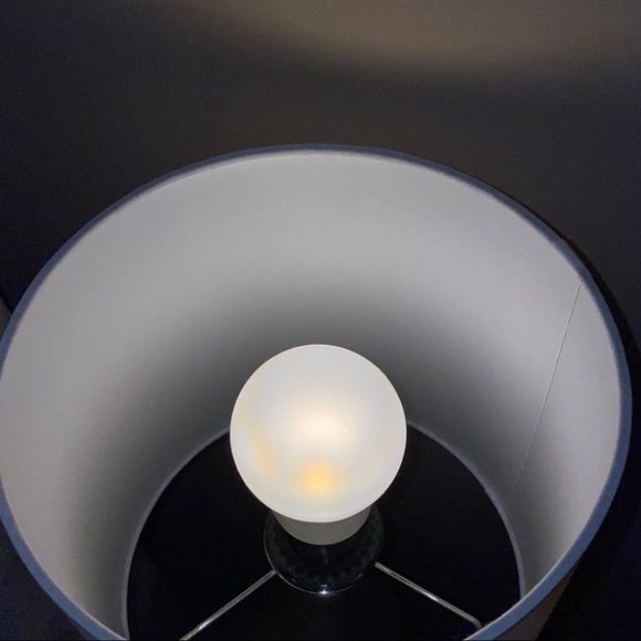 Gorgeous Stylish Modern Side Table Lamp Silver - Picture 4 of 6